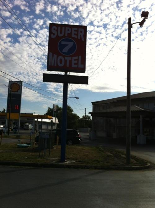 ريتشموند Super 7 Motel المظهر الخارجي الصورة